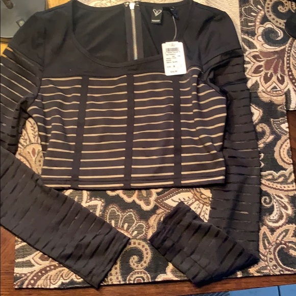 Windsor Tops - Windsor Top size M.  NWT